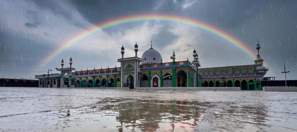A rainbow over the shrine after rain